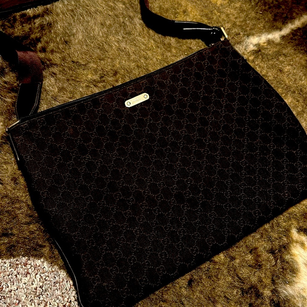 GUCCI Sling Bag 18”x12” (Authentic)